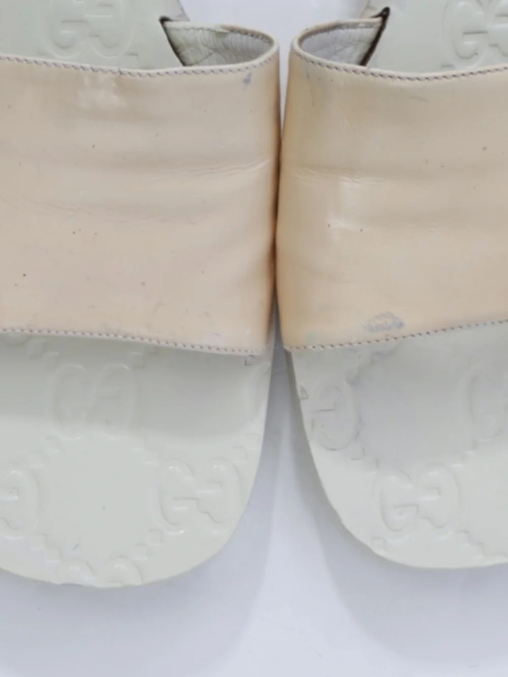Gucci Vintage GG Monogram Ivory Leather Flat Slide Sandals size 7 Slip On Shoes